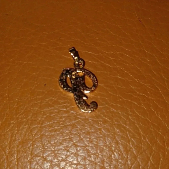 💙🌹Gold plated letter pendant "P" with faux diamonds - Picture 7 of 7